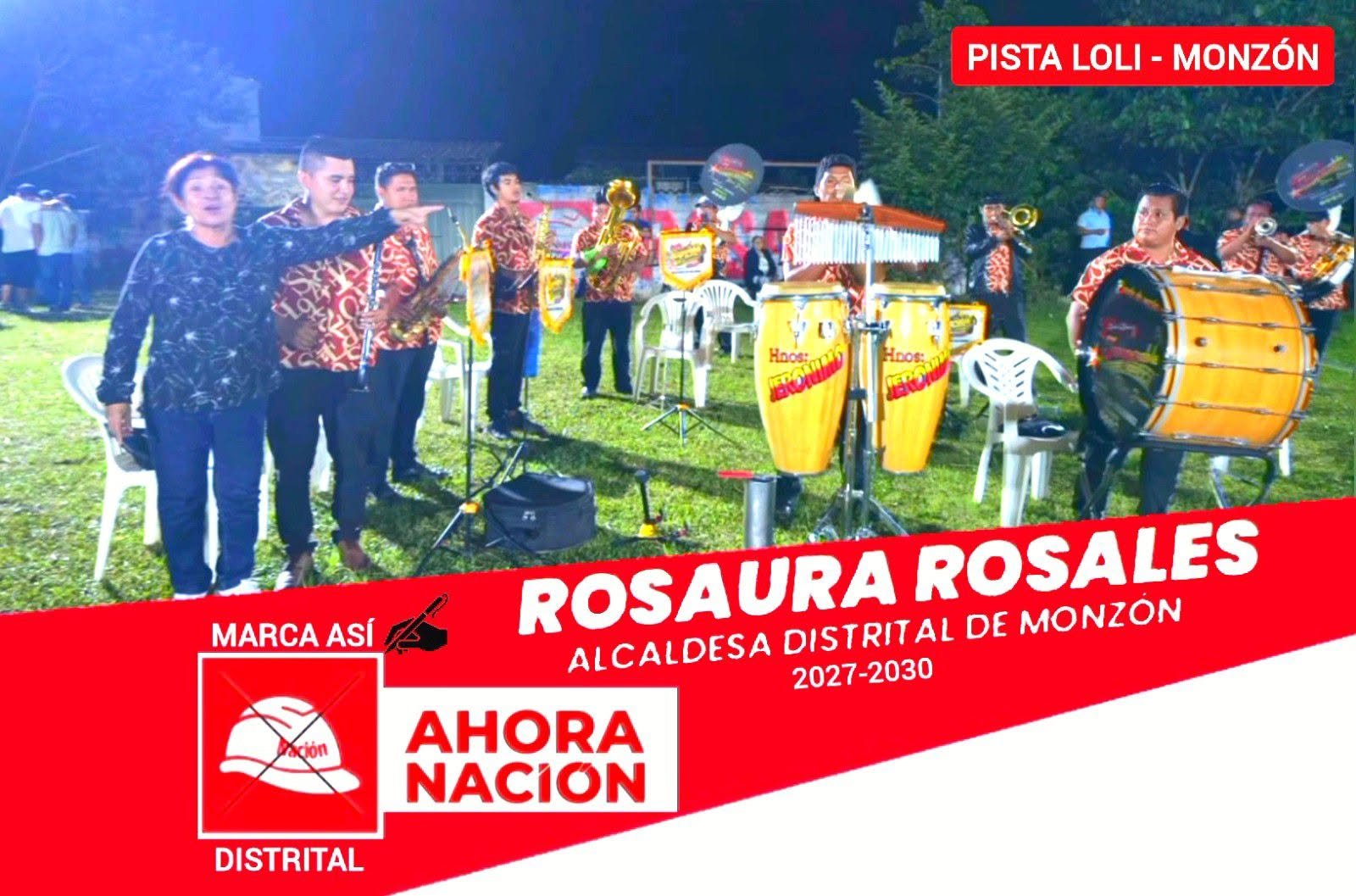 Rosaura con músicos en Pista Loli